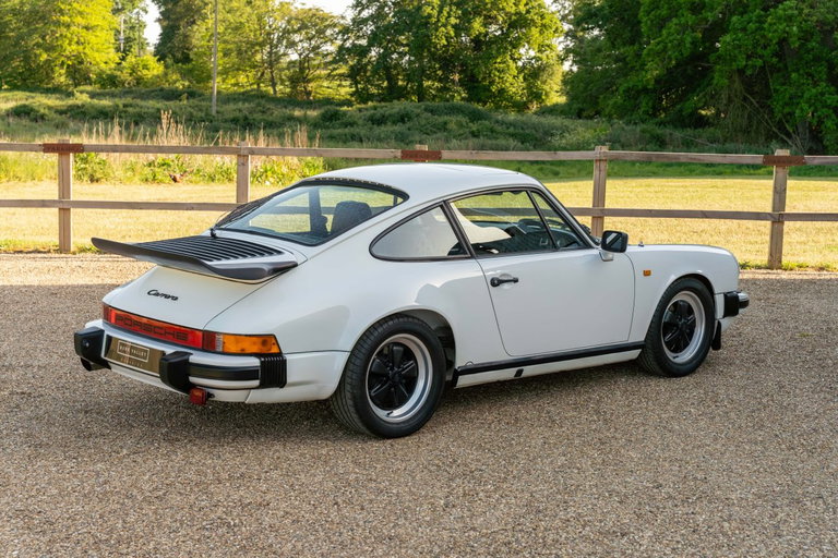Porsche 911 Carrera 3.2