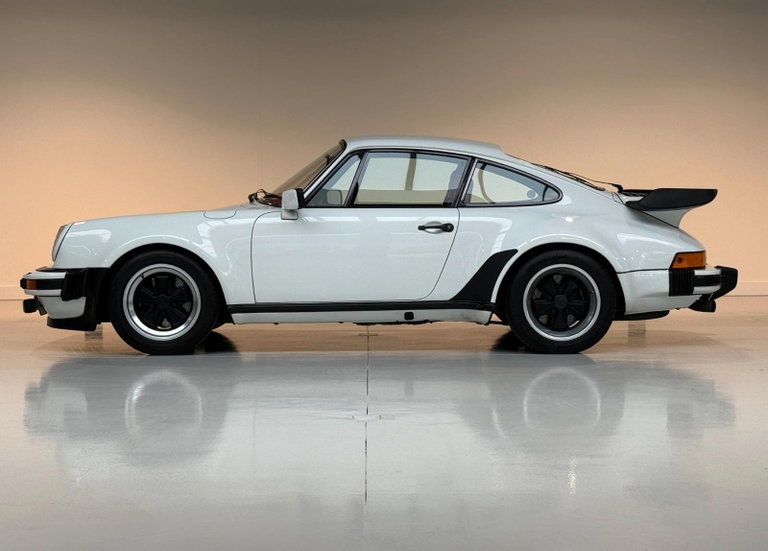 Porsche 911 Turbo 3.3