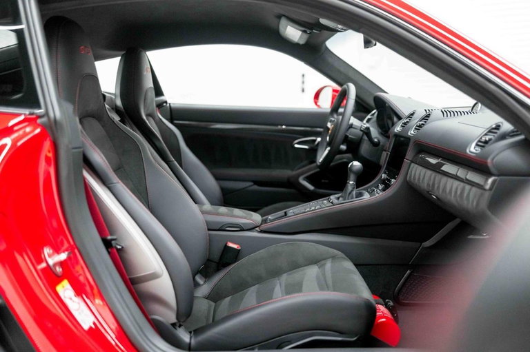 Porsche 718 Cayman GTS 4.0