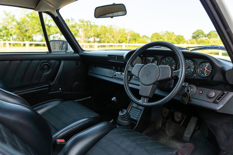 Porsche 911 Carrera 3.2