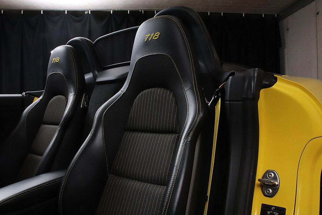 Porsche 718 Boxster T