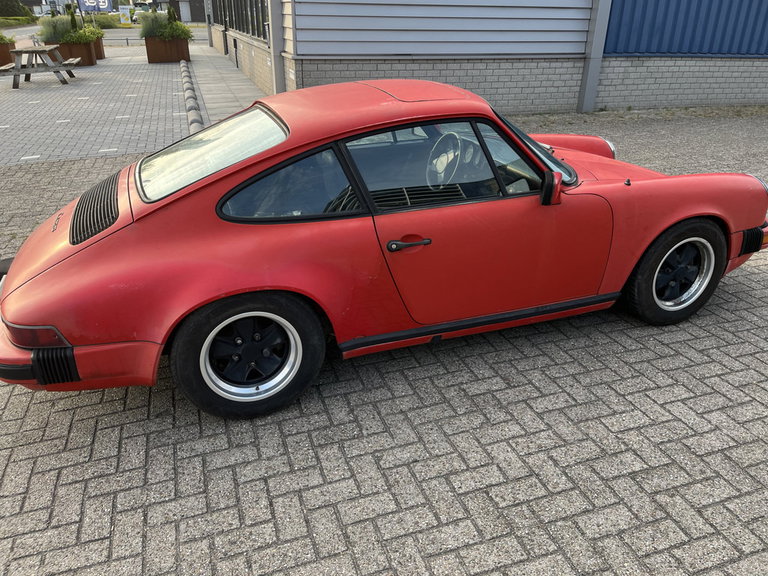 Porsche 911 Carrera 3.2 (US)