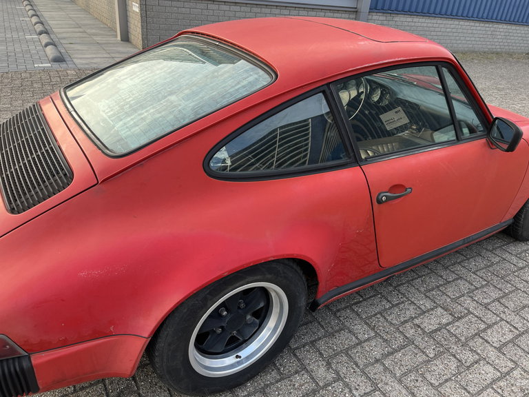 Porsche 911 Carrera 3.2 (US)