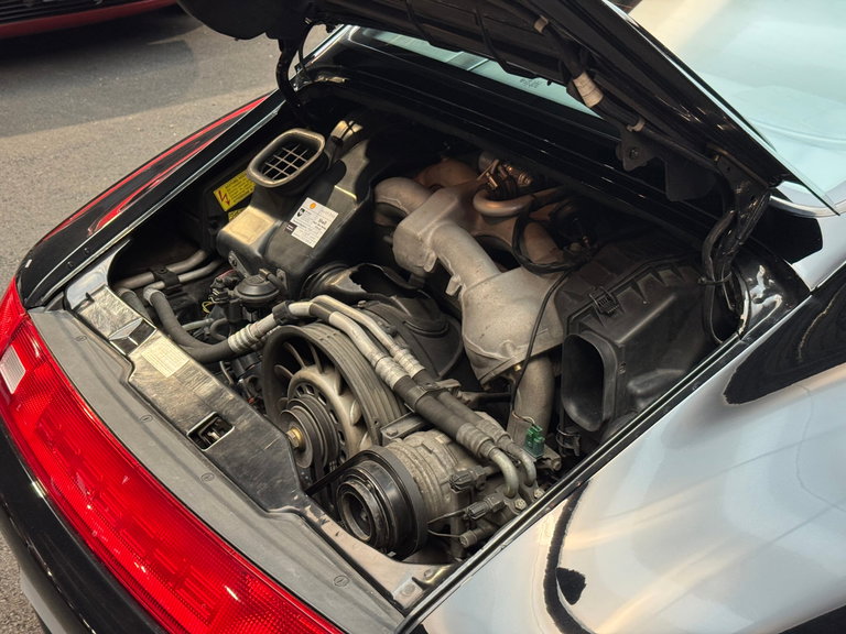 Porsche 993 Carrera 4S