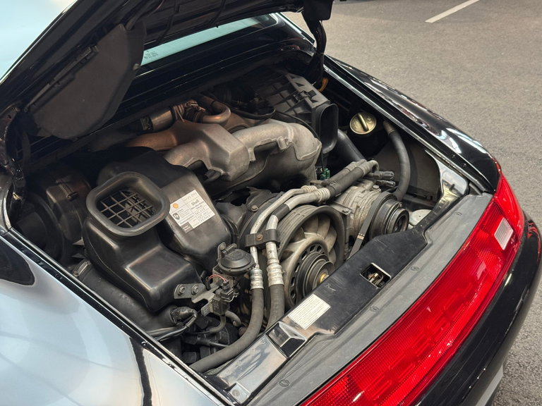 Porsche 993 Carrera 4S