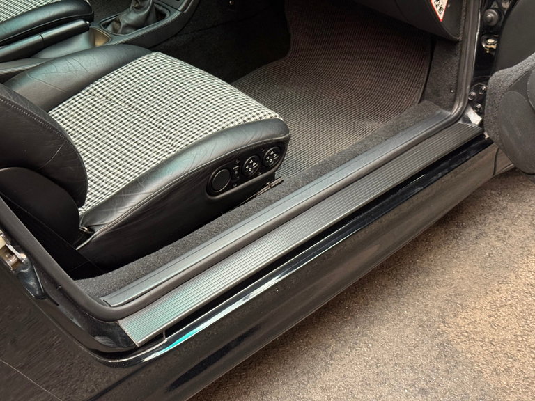 Porsche 993 Carrera 4S