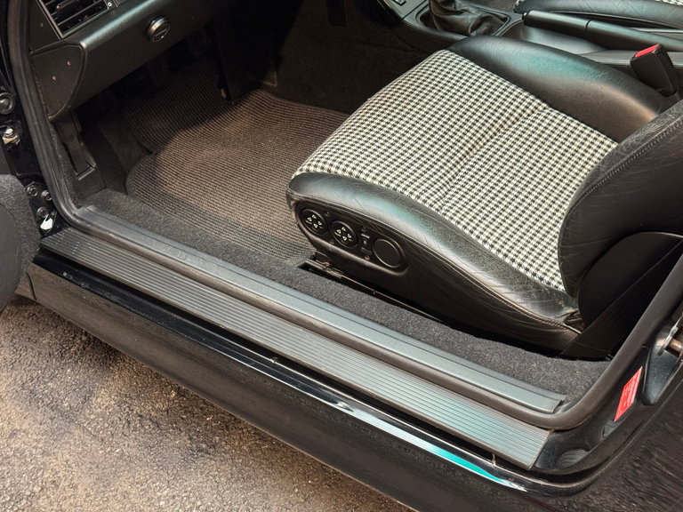 Porsche 993 Carrera 4S