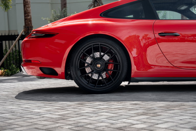 Porsche 991.2 Carrera 4 GTS