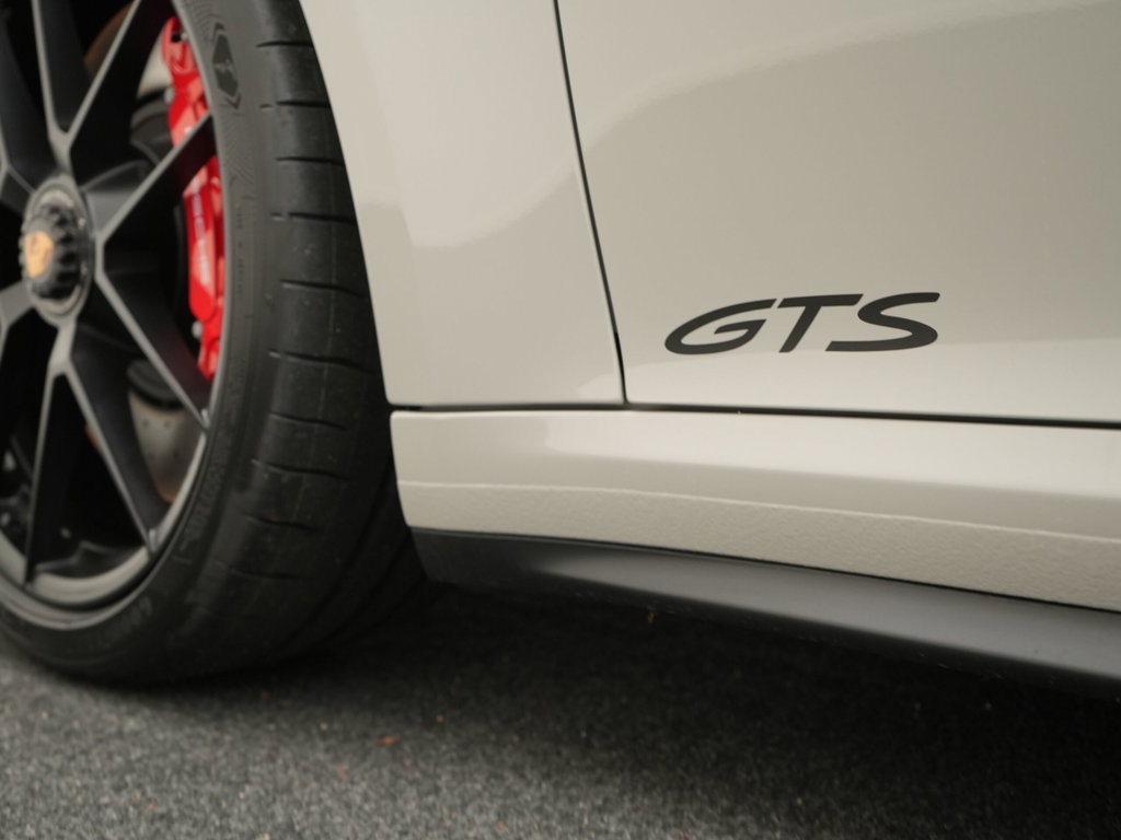 Porsche 992.2 Carrera 4 GTS