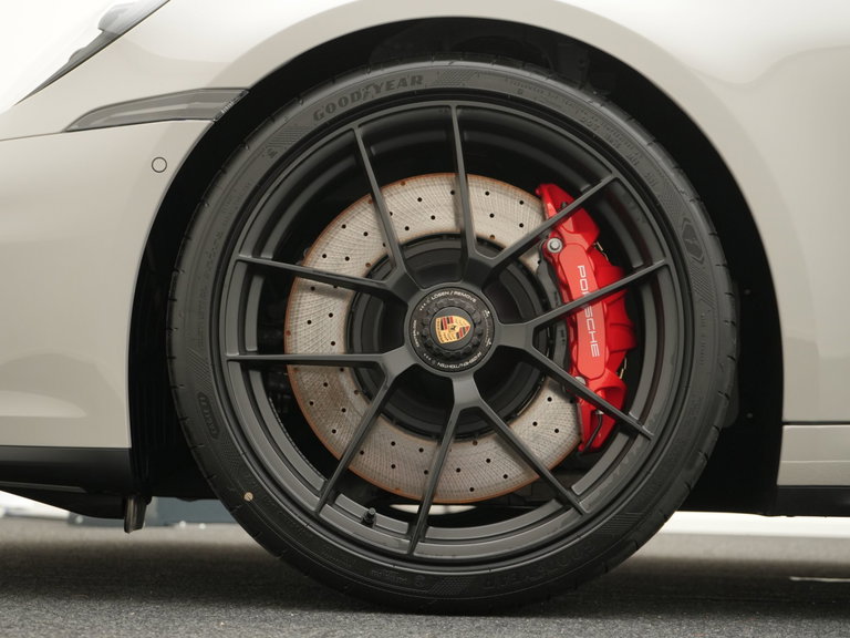 Porsche 992.2 Carrera 4 GTS