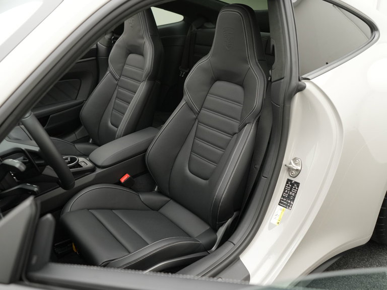Porsche 992.2 Carrera 4 GTS