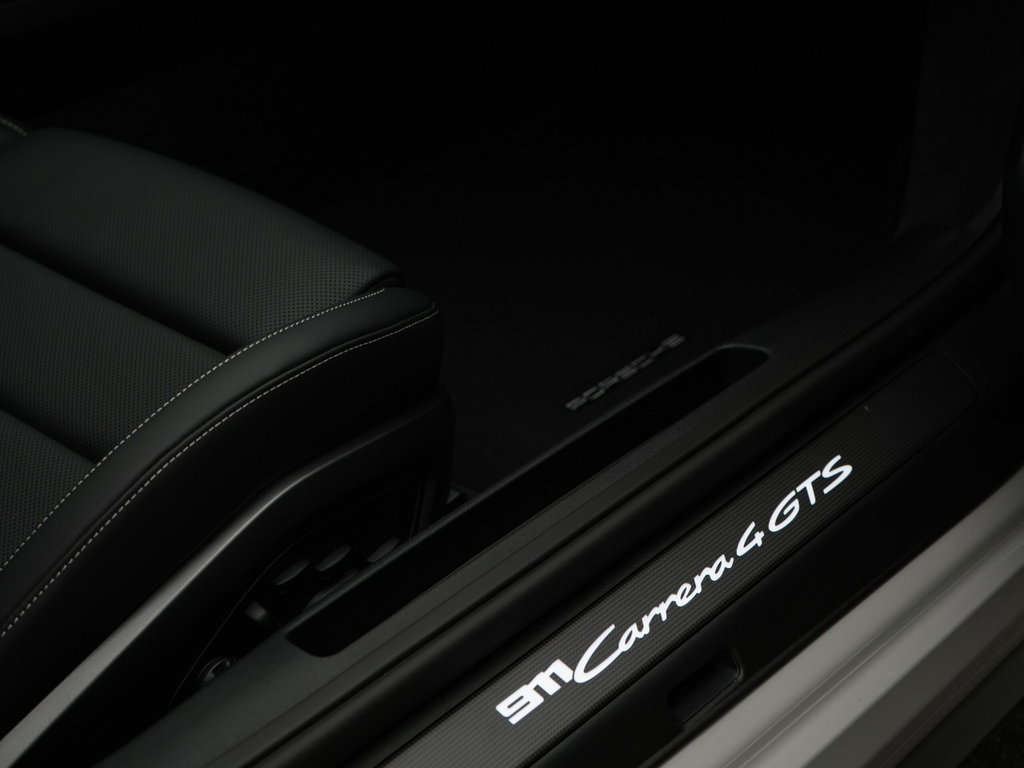 Porsche 992.2 Carrera 4 GTS