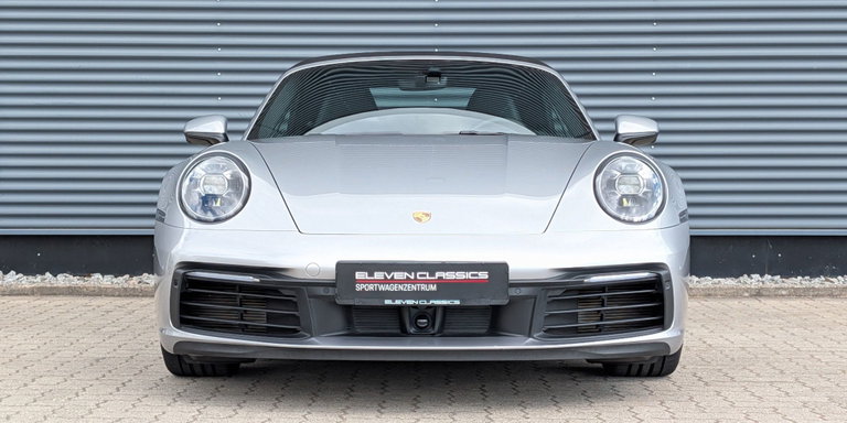Porsche 992 Carrera