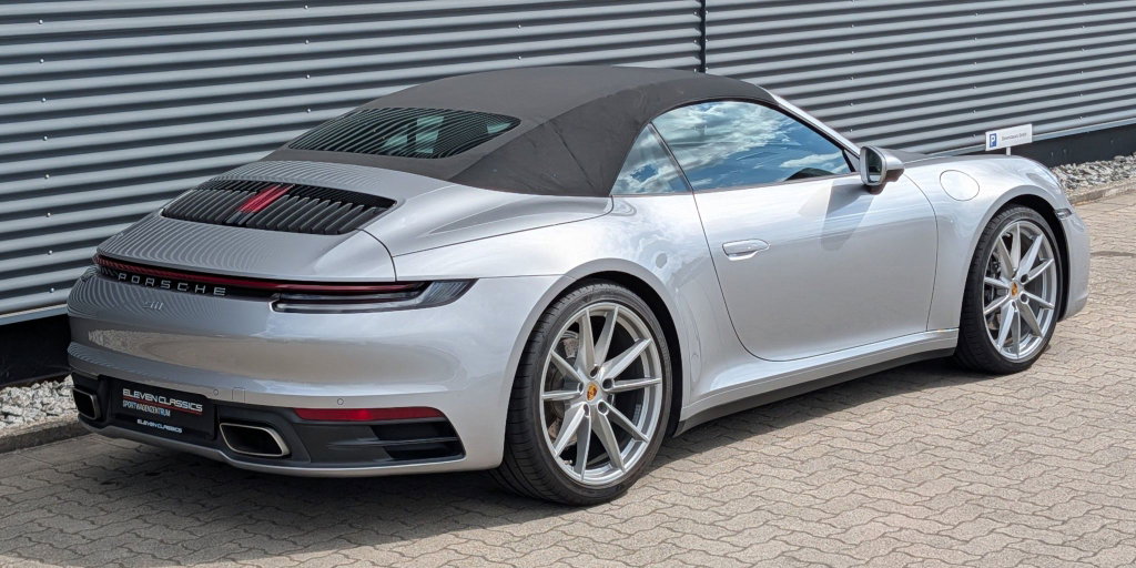 Porsche 992 Carrera