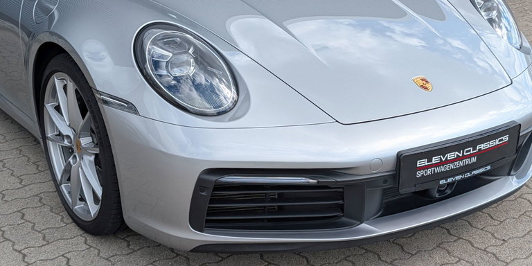 Porsche 992 Carrera
