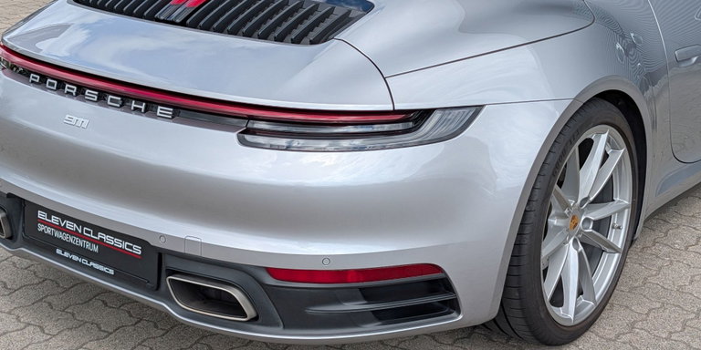 Porsche 992 Carrera