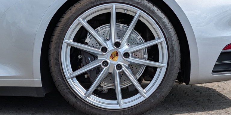 Porsche 992 Carrera