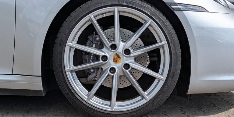 Porsche 992 Carrera
