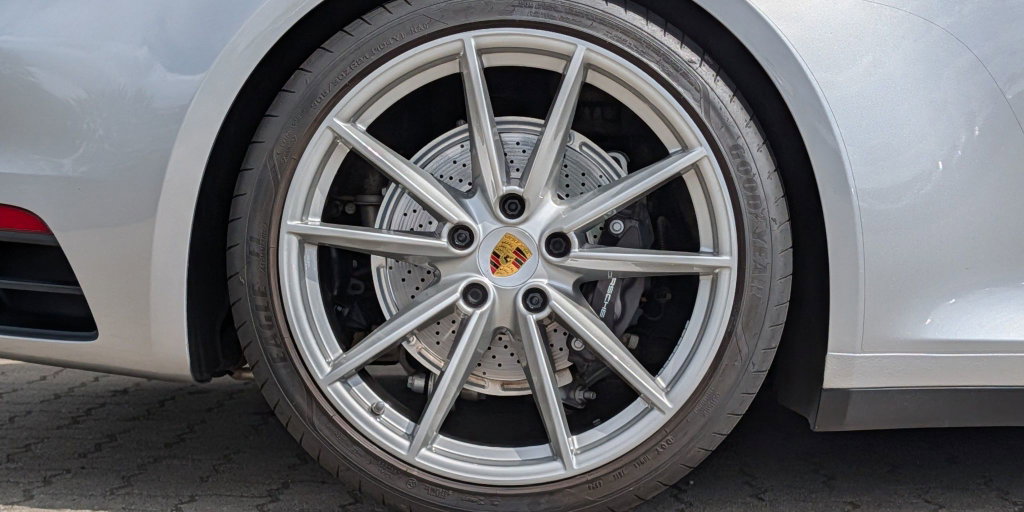 Porsche 992 Carrera