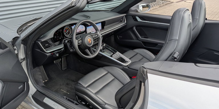 Porsche 992 Carrera