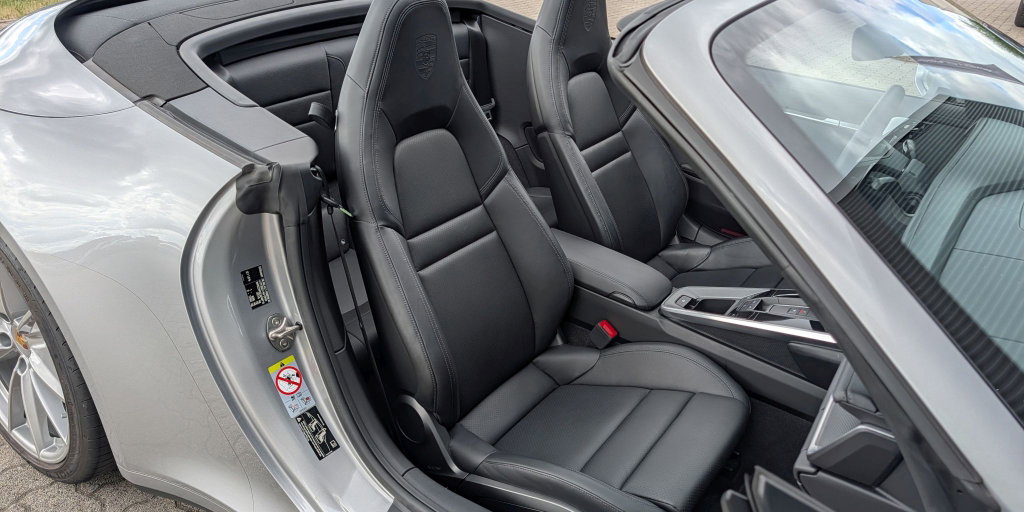 Porsche 992 Carrera