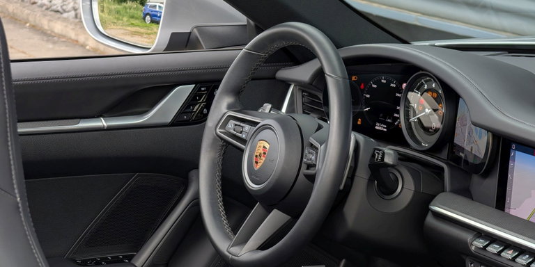 Porsche 992 Carrera