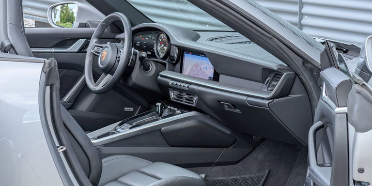 Porsche 992 Carrera