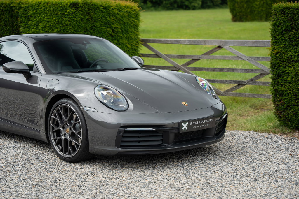 Porsche 992 Carrera 4
