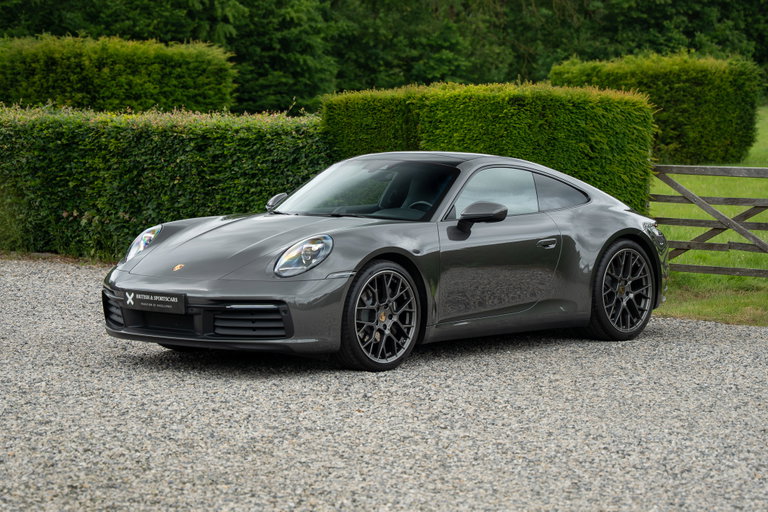 Porsche 992 Carrera 4