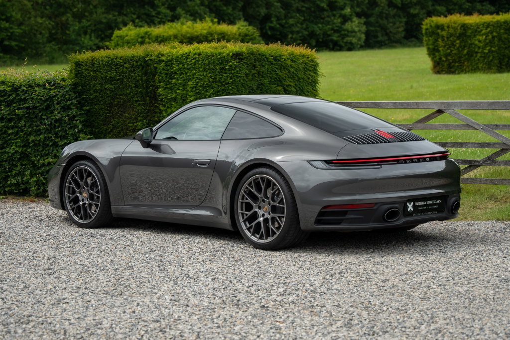 Porsche 992 Carrera 4