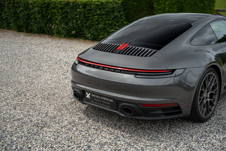 Porsche 992 Carrera 4