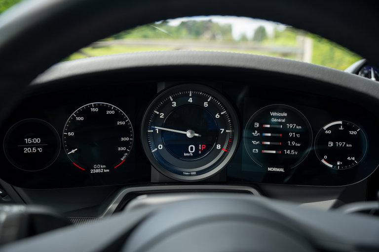 Porsche 992 Carrera 4
