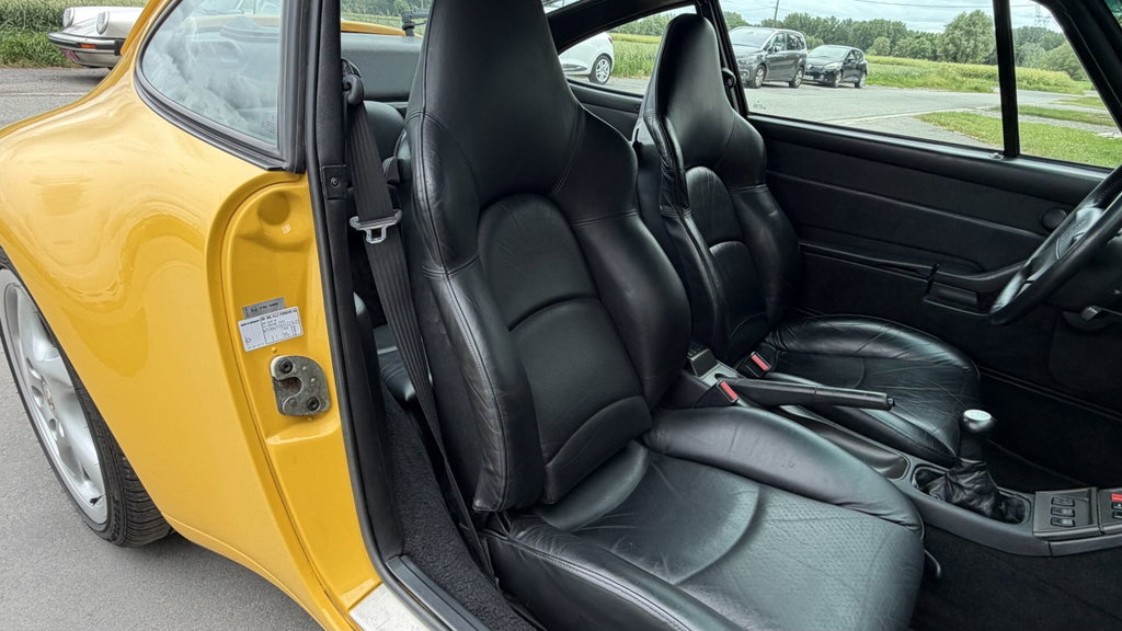 Porsche 993 Carrera 4