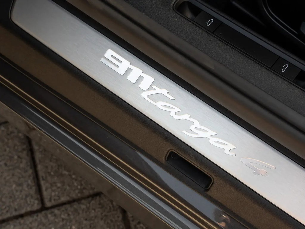 Porsche 992 Targa 4