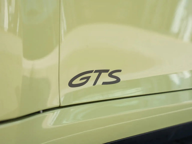 Porsche 992.2 Carrera GTS