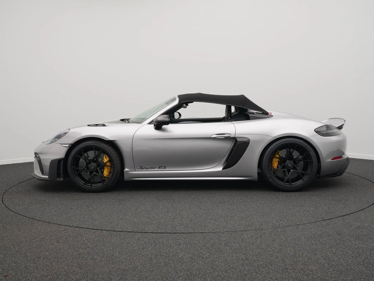 Porsche 718 Spyder RS
