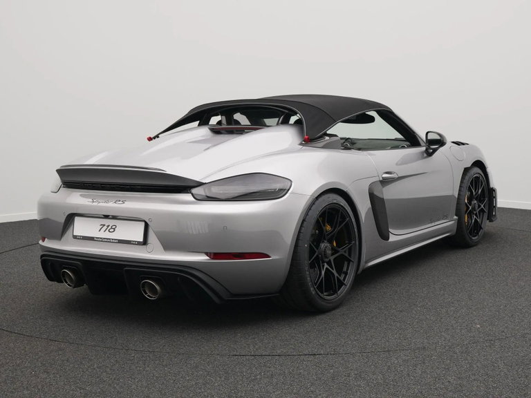 Porsche 718 Spyder RS