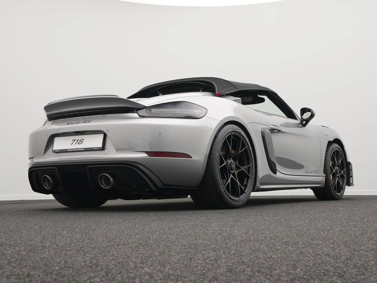 Porsche 718 Spyder RS