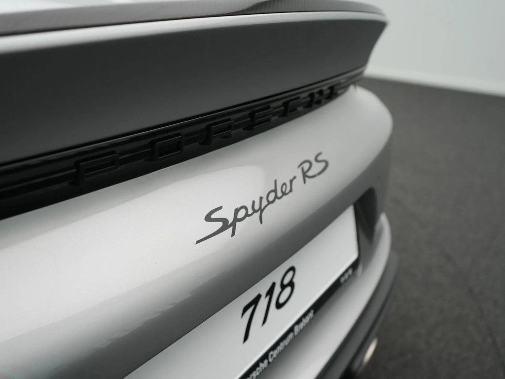 Porsche 718 Spyder RS