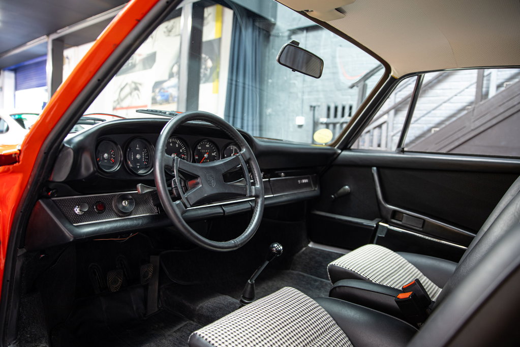 Porsche 911 E