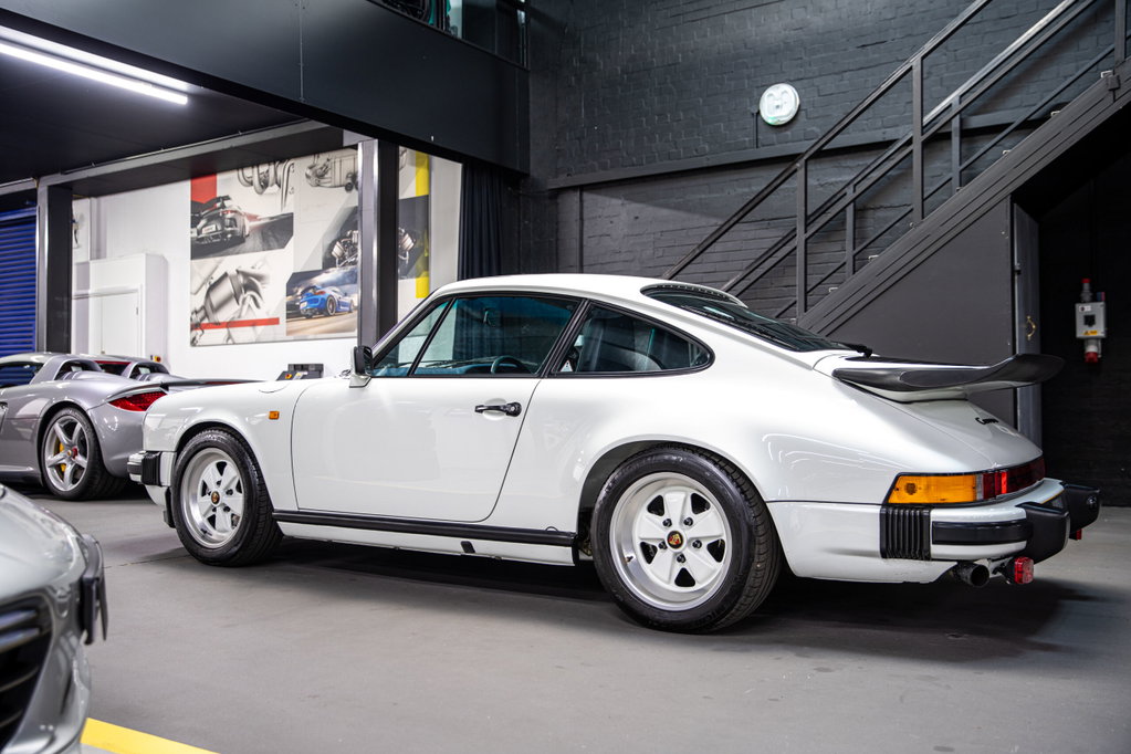Porsche 911 Carrera 3.2