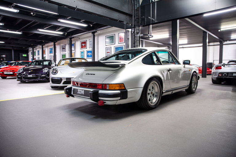 Porsche 911 Carrera 3.2