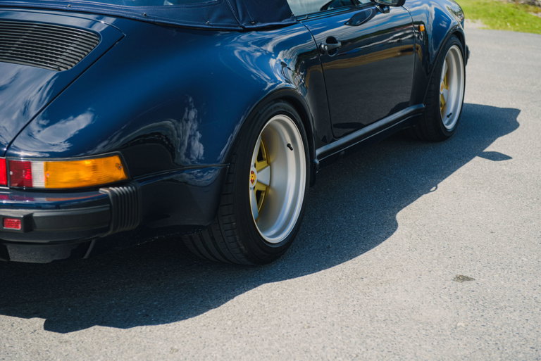 Porsche 911 Carrera 3.2
