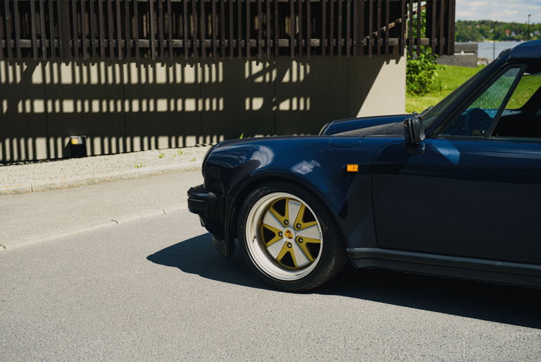 Porsche 911 Carrera 3.2