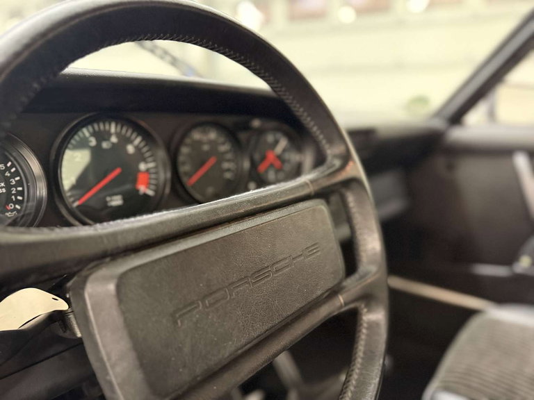 Porsche 911 Carrera 3.2