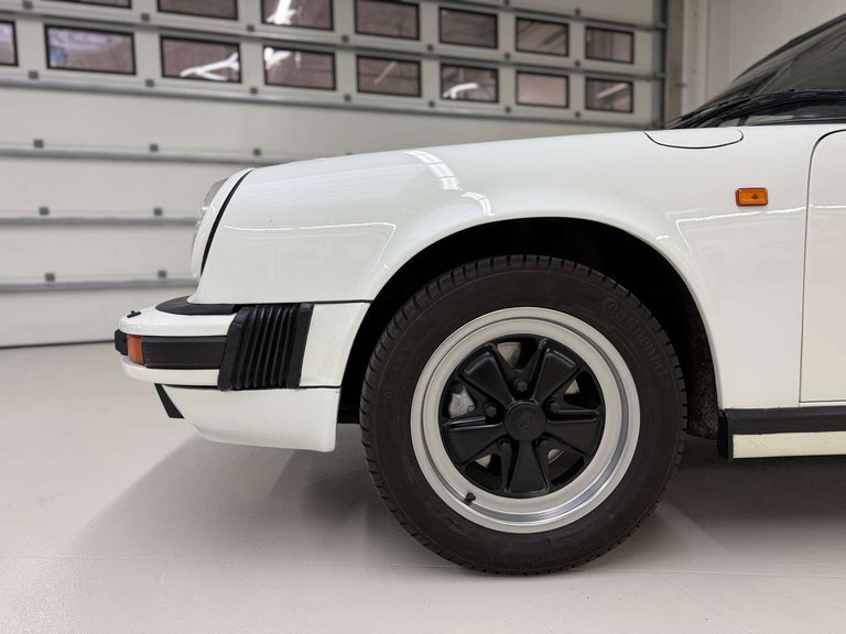 Porsche 911 Carrera 3.2