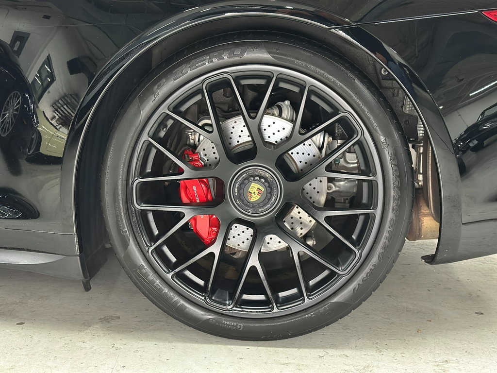 Porsche 991 Carrera GTS