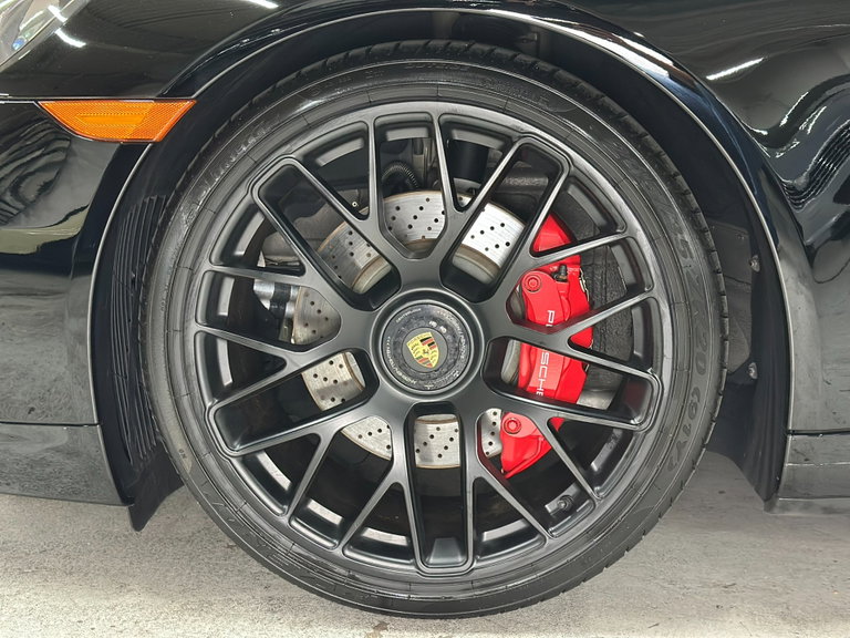 Porsche 991 Carrera GTS