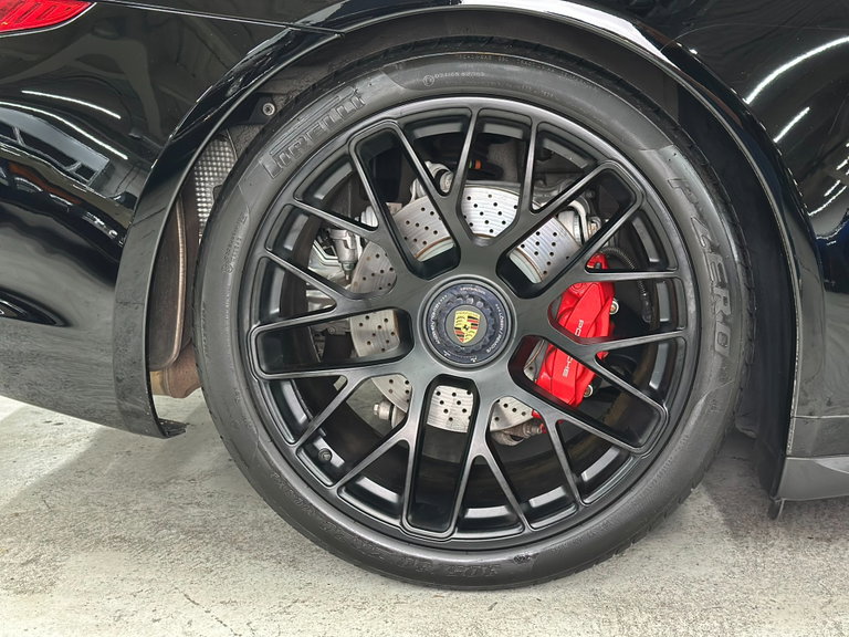 Porsche 991 Carrera GTS