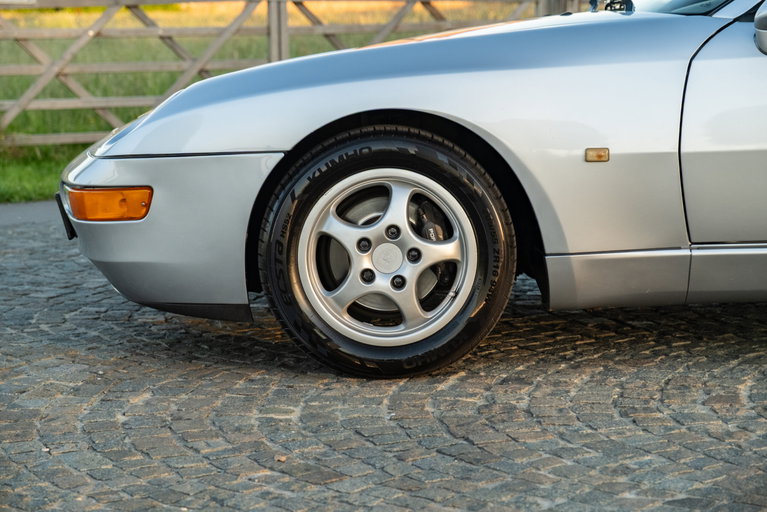 Porsche 968